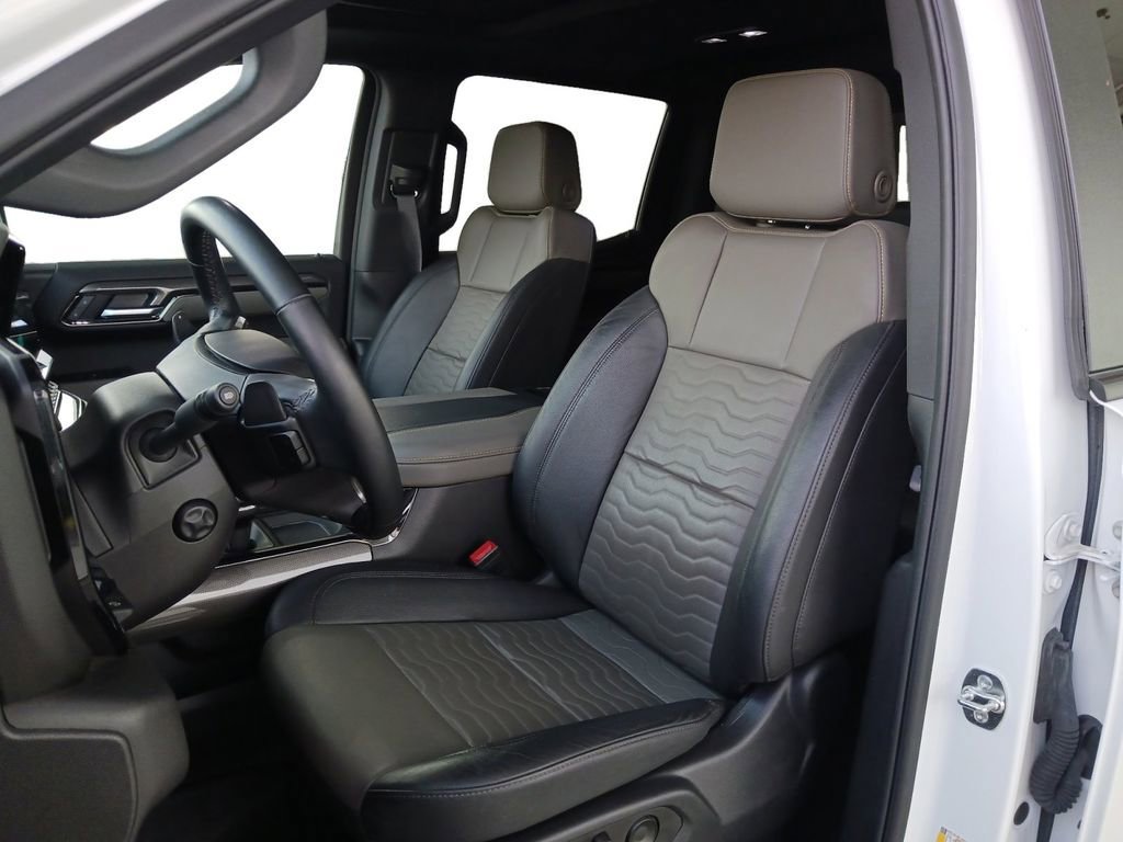Used 2025 Summit White Chevrolet ZR2 image 28