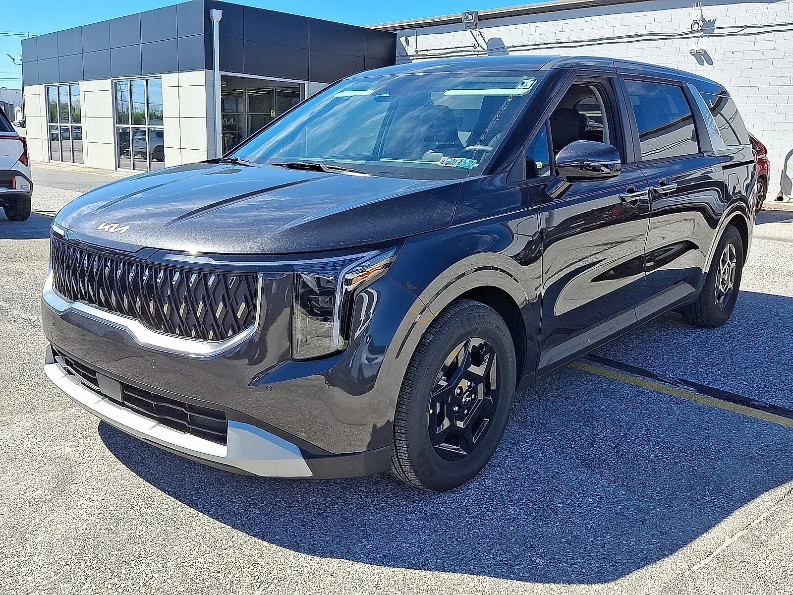 New 2027 Gray Kia LXS image 4