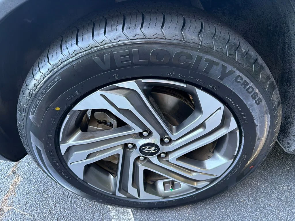 Used 2021 Gray Hyundai SEL image 11