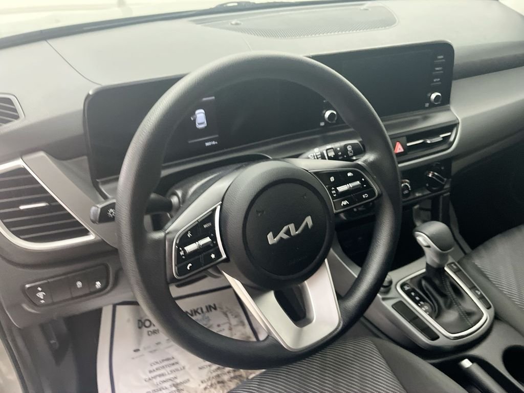 Used 2023 Silver Kia SX image 18
