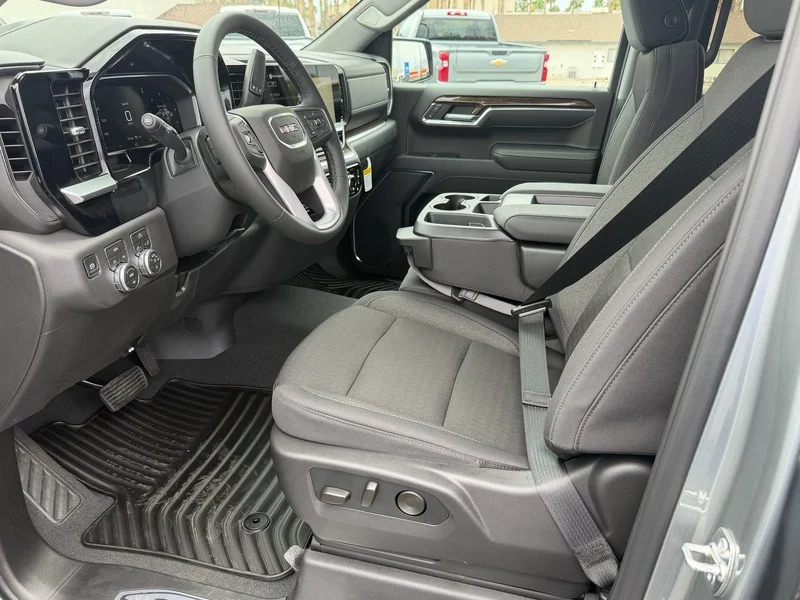 New 2026 Sterling Metallic GMC Elevation image 16