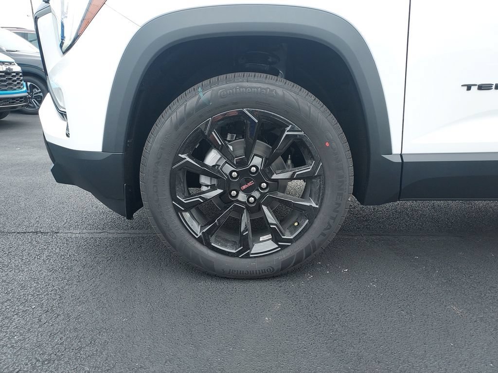 New 2027 Summit White GMC Elevation image 10