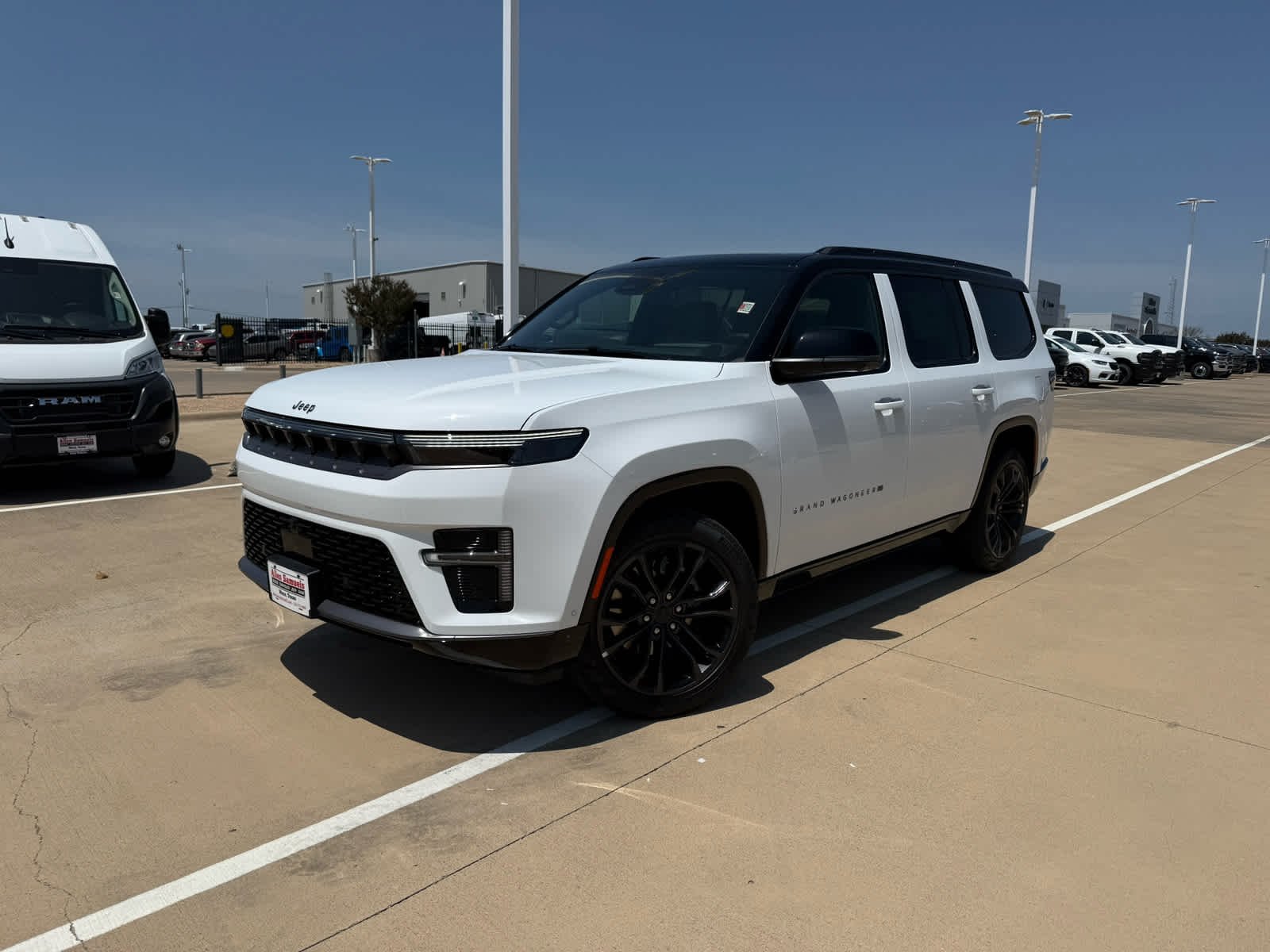 New 2026 Bright White Clear-Coat Exterior Paint Jeep Summit Obsidian image 2