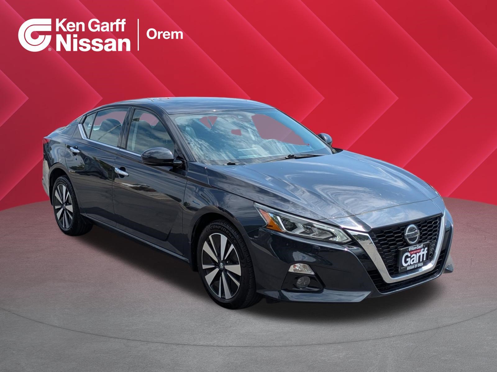Used 2020 Storm Blue Metallic Nissan 2.5 SV image 1