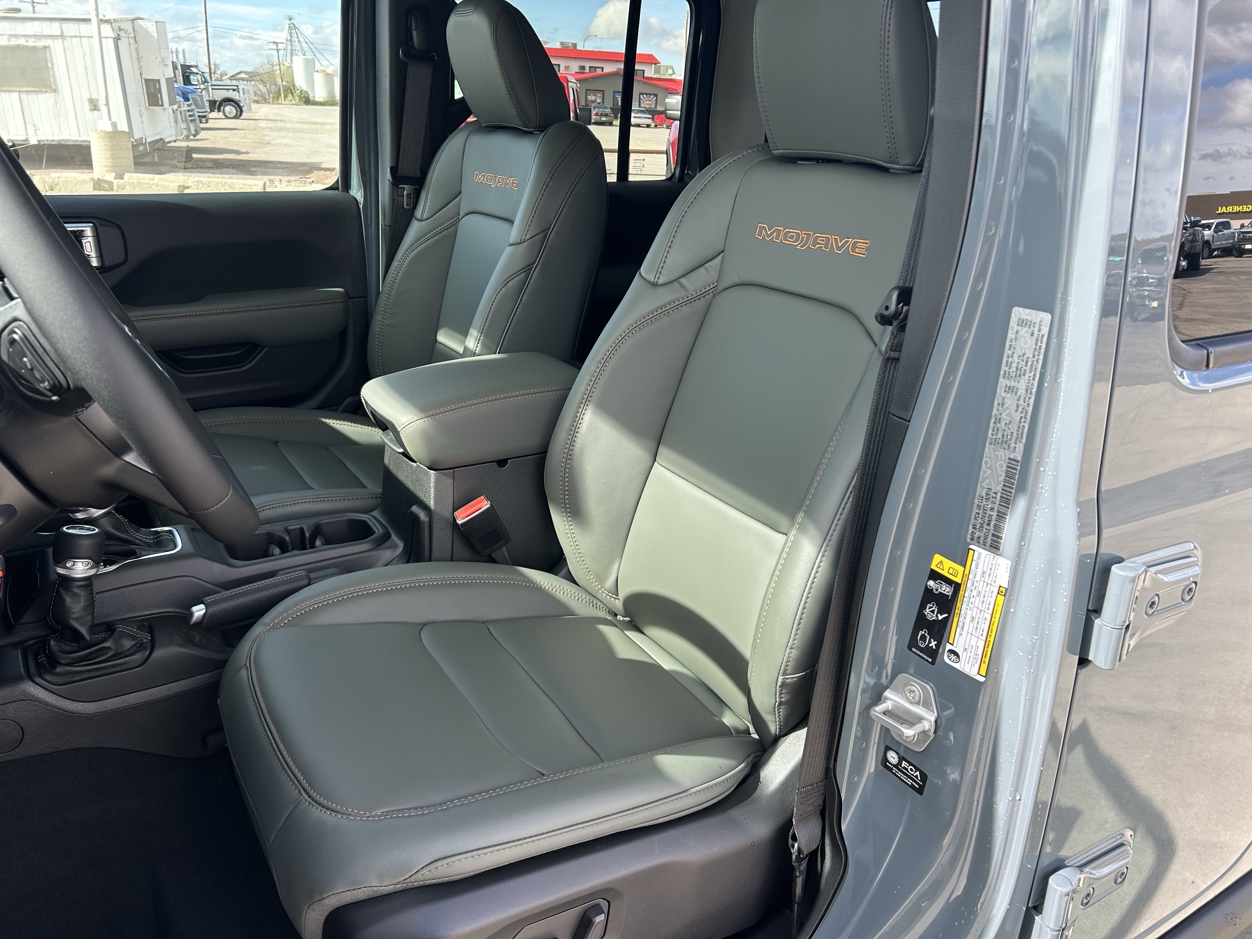 New 2026 Anvil Clearcoat Jeep Mojave image 16