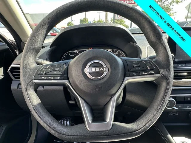 Used 2023 White Nissan 2.5 SV image 17