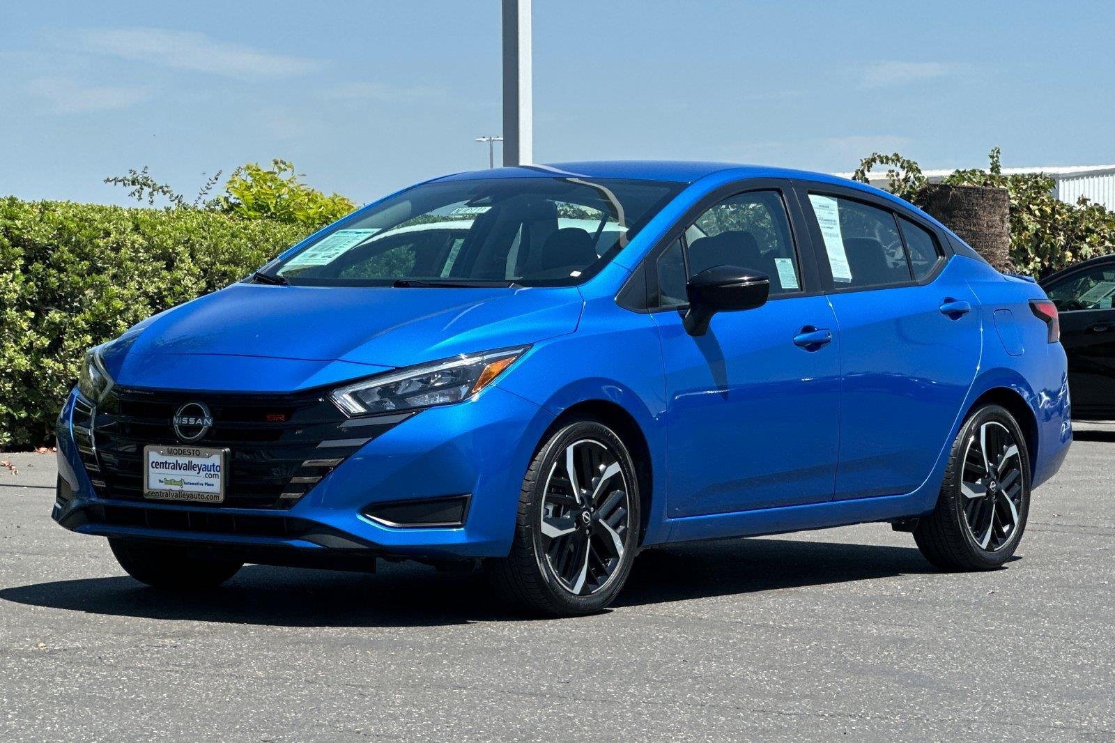 Used 2024 Electric Blue Metallic Nissan SR image 8