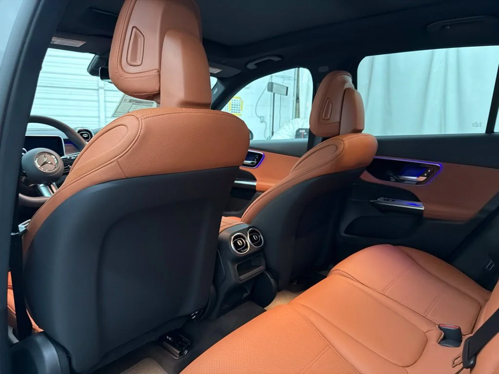 New 2027 White Mercedes-Benz GLC 300 image 20