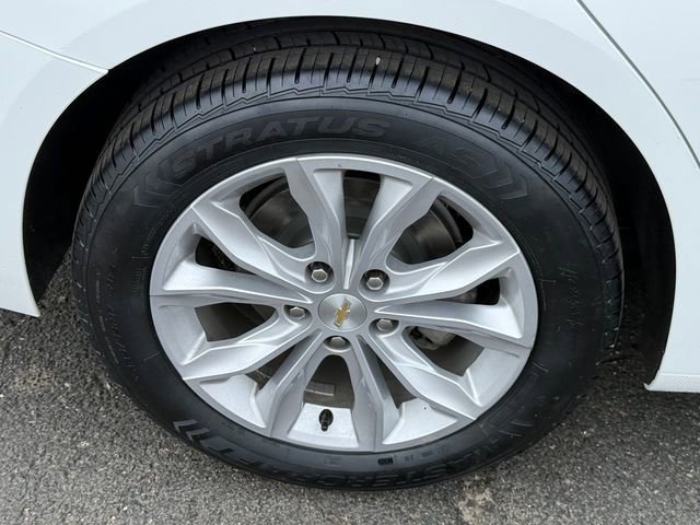 Used 2024 Summit White Chevrolet 1LT image 33