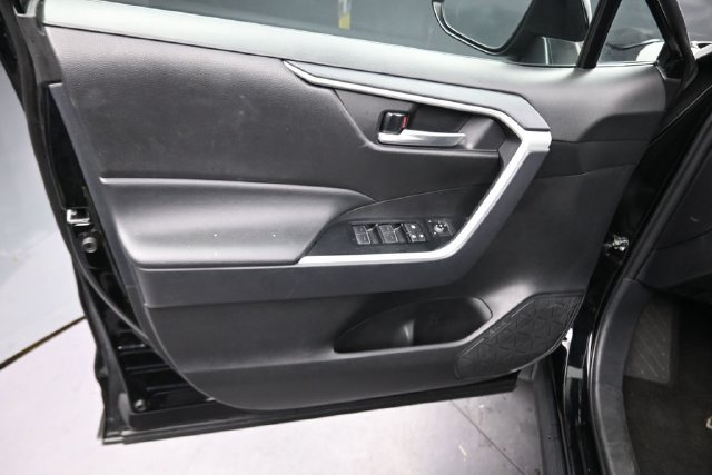 Used 2025 Midnight Black Metallic Toyota XLE image 15