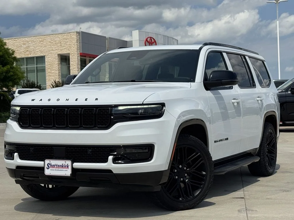 2023 Jeep Wagoneer Series II Carbide 4WD's photo