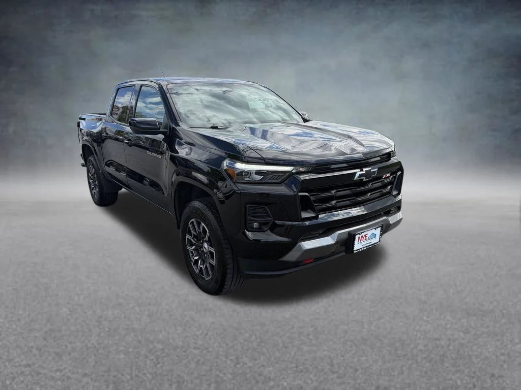 Used 2023 Black Chevrolet Z71 image 8