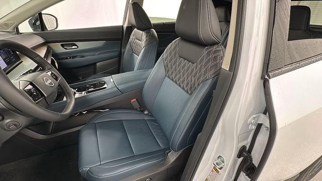 2025 Nissan Murano Platinum - Photo 10