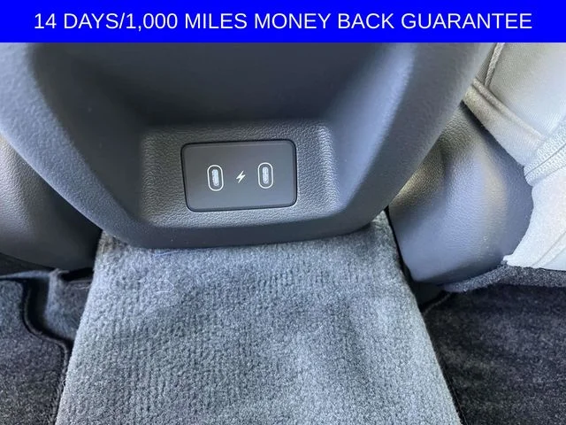 Certified Used 2025 White Hyundai SE image 8