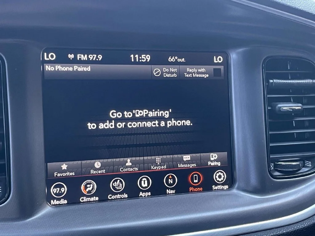 Used 2021 White Dodge SXT image 32