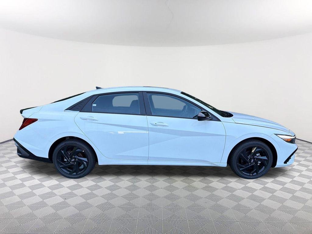 New 2026 White Hyundai SEL Sport image 4