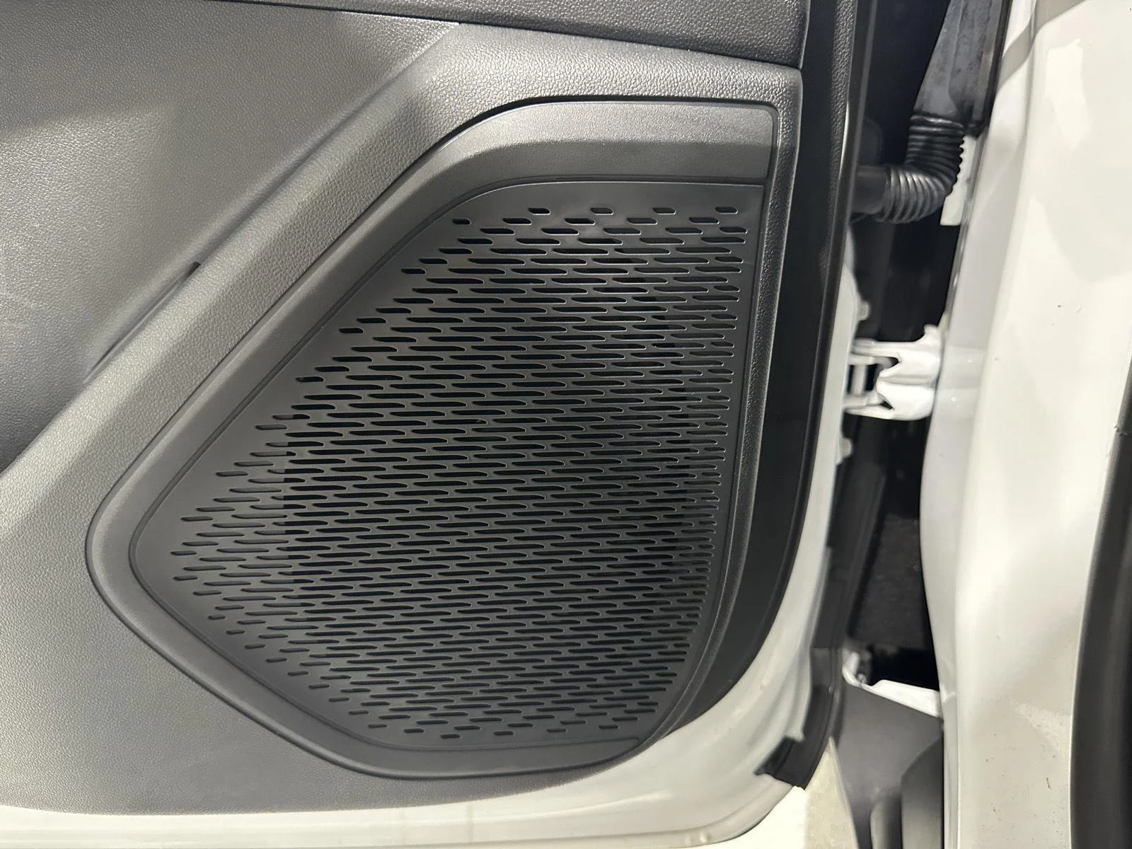 Used 2024 Summit White Chevrolet LT image 22
