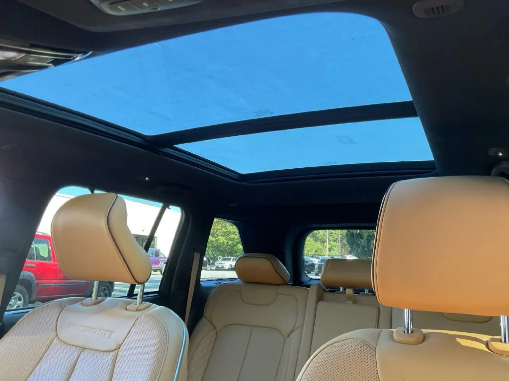 Used 2022 White Jeep Summit image 23