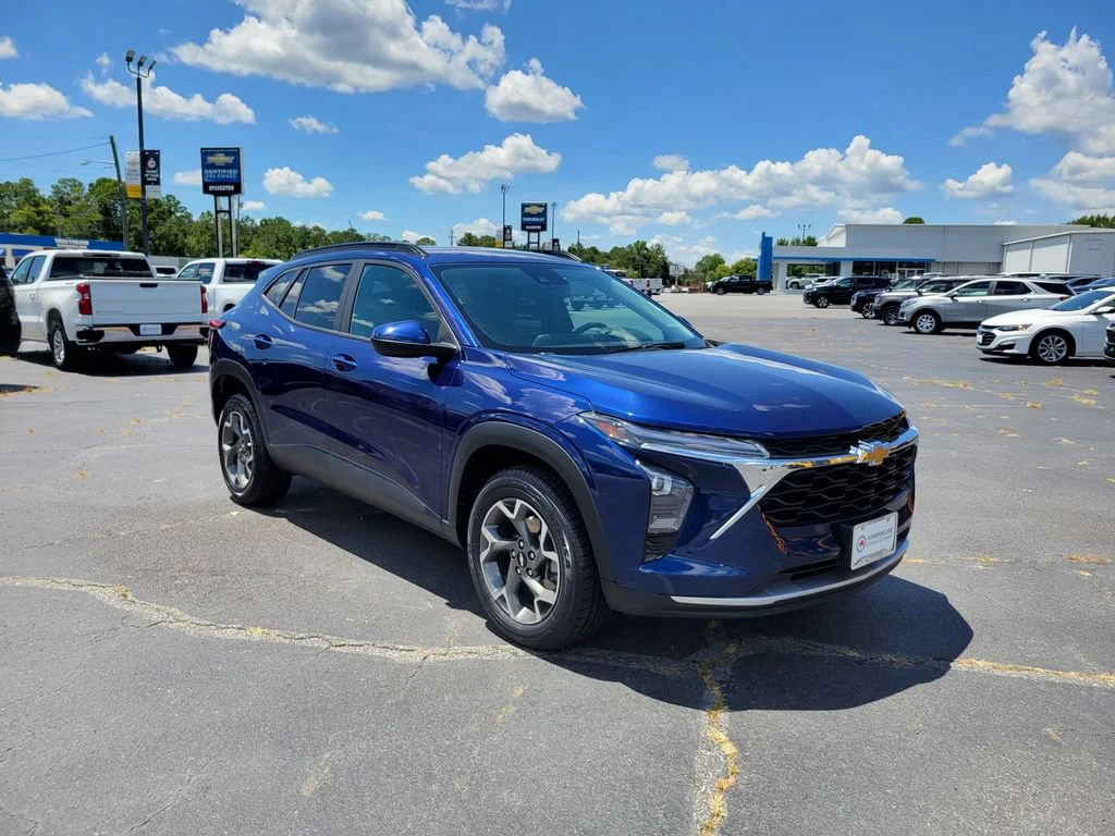 Used 2024 Blue Glow Metallic Chevrolet LT image 7