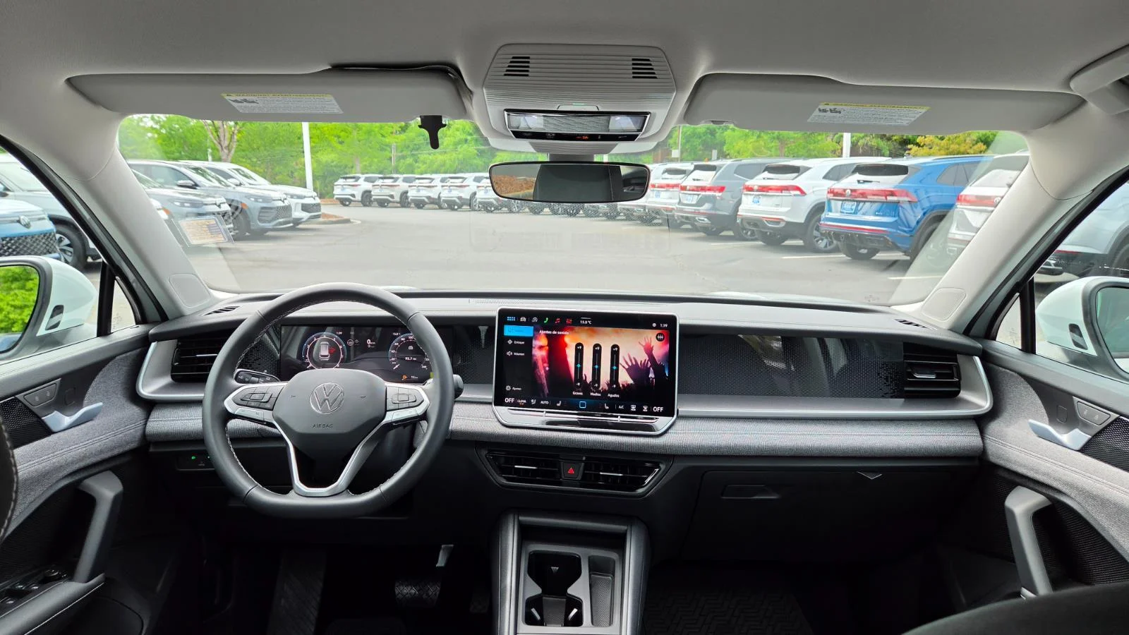 New 2026 pure white Volkswagen S image 47