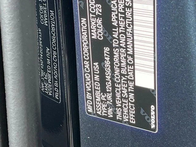 Certified Used 2025 Blue Volvo B5 Core image 29