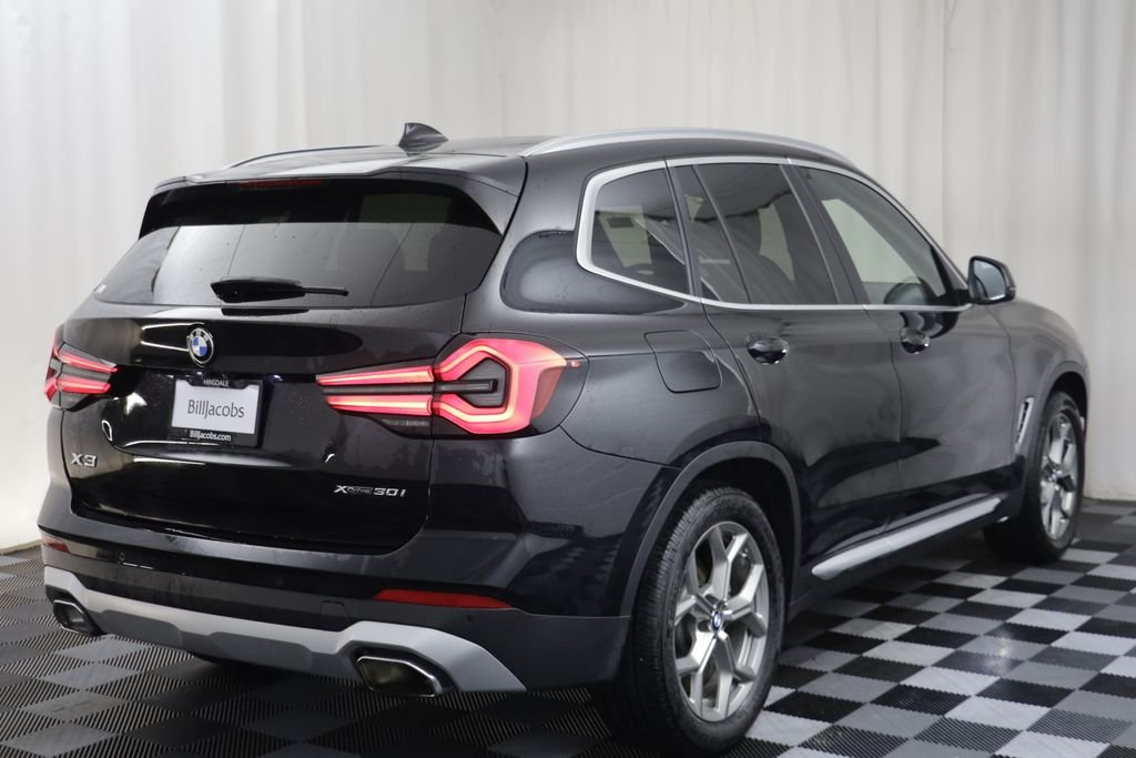 Used 2022 Black BMW xDrive30i image 16