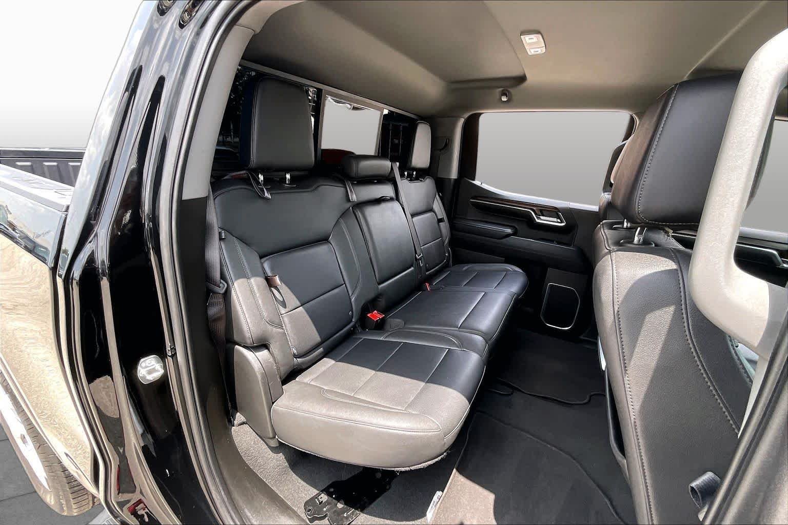 Used 2024 Onyx Black GMC SLT image 20