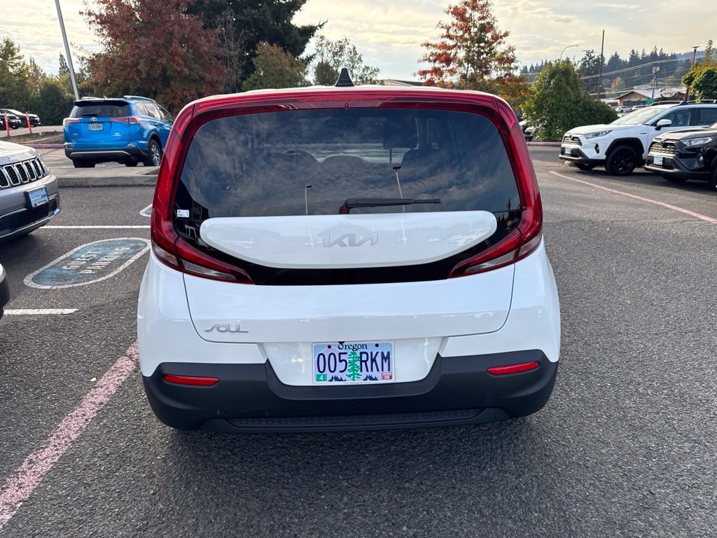 Used 2022 Snow White Pearl Kia LX image 8