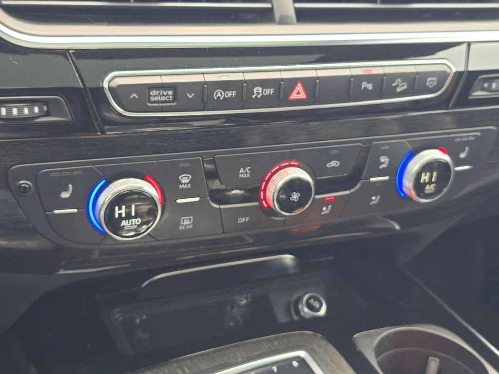 Used 2019 Silver Audi 55 Premium image 28