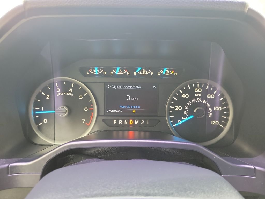 Used 2016 Gray Ford XLT image 37