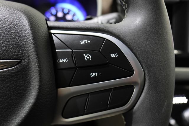 Used 2023 White Chrysler LX image 22