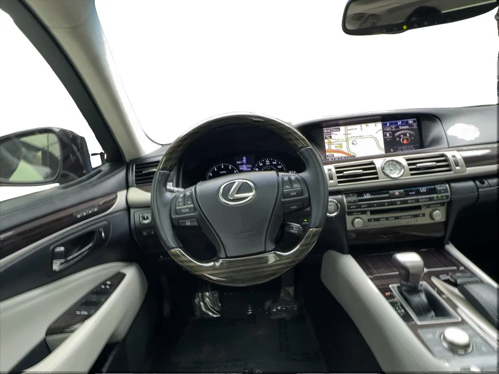 Used 2015 Black Lexus 460 image 38