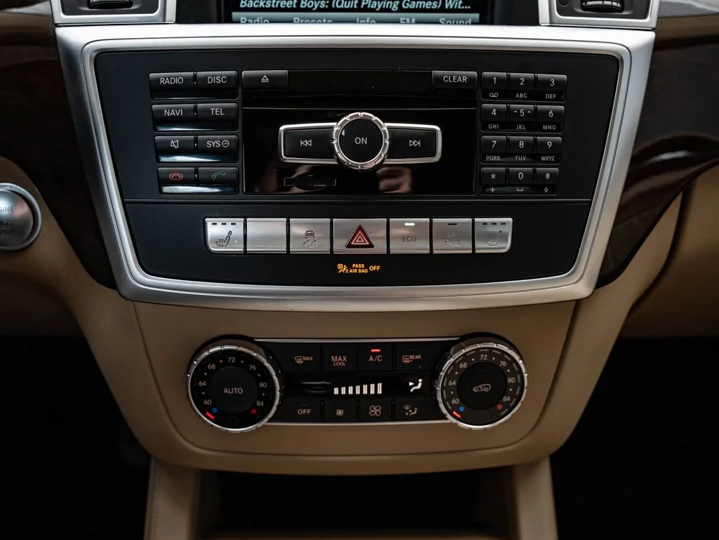 Used 2016 Polar White Mercedes-Benz GL 450 image 38