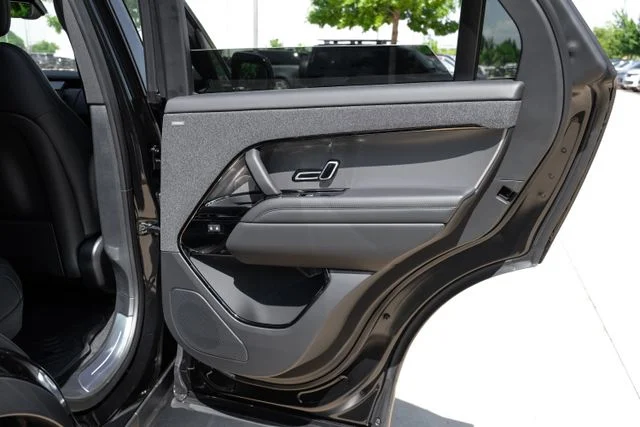 New 2026 Santorini Black Land Rover Dynamic SE image 56