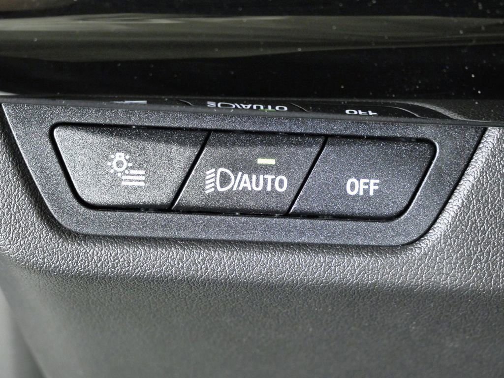 Used 2026 Alpine White BMW xDrive28i image 40