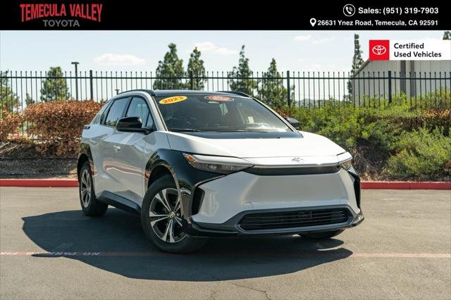 Certified Used 2023 WIND CHILL PEARL* Toyota  image 1