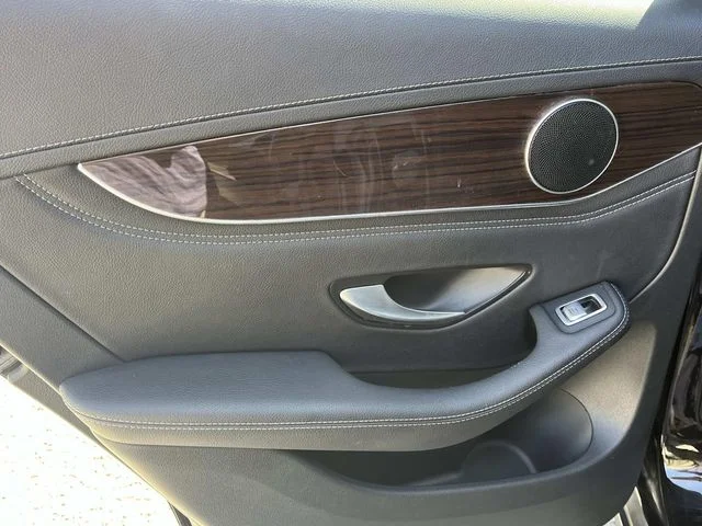 Used 2019 Black Mercedes-Benz GLC 350e image 19