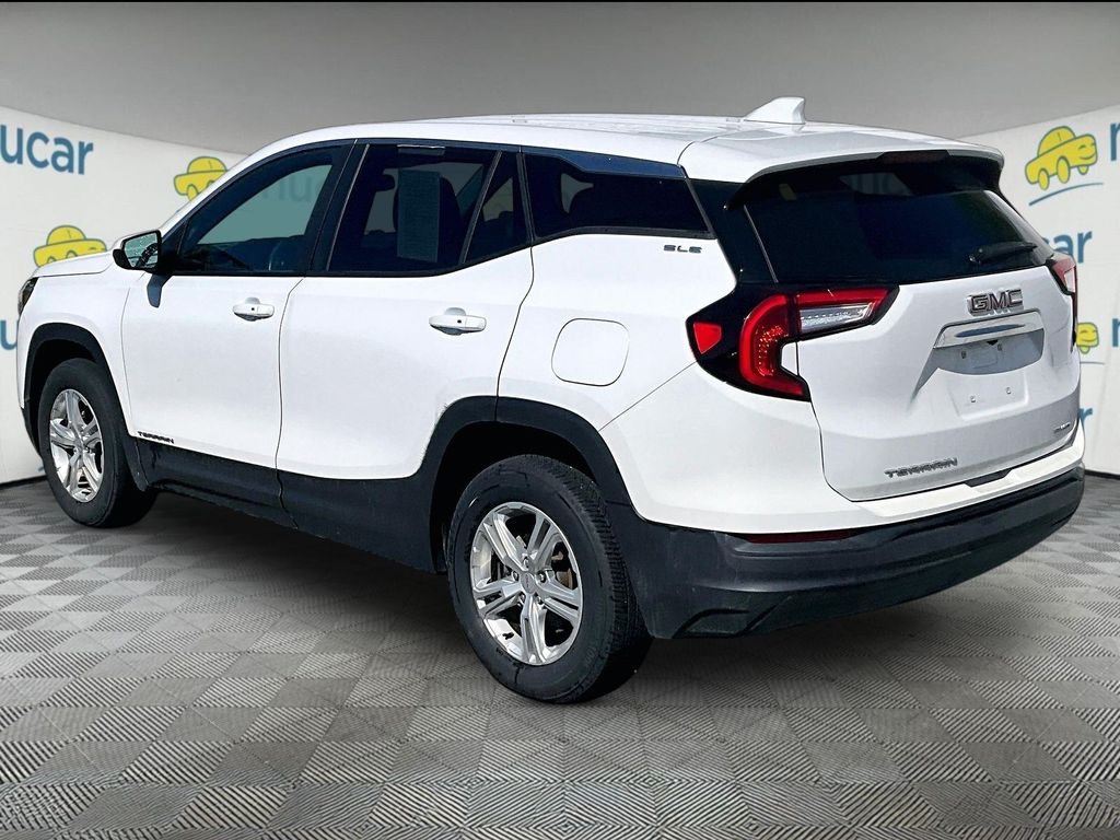 Used 2024 Summit White GMC SLE image 4