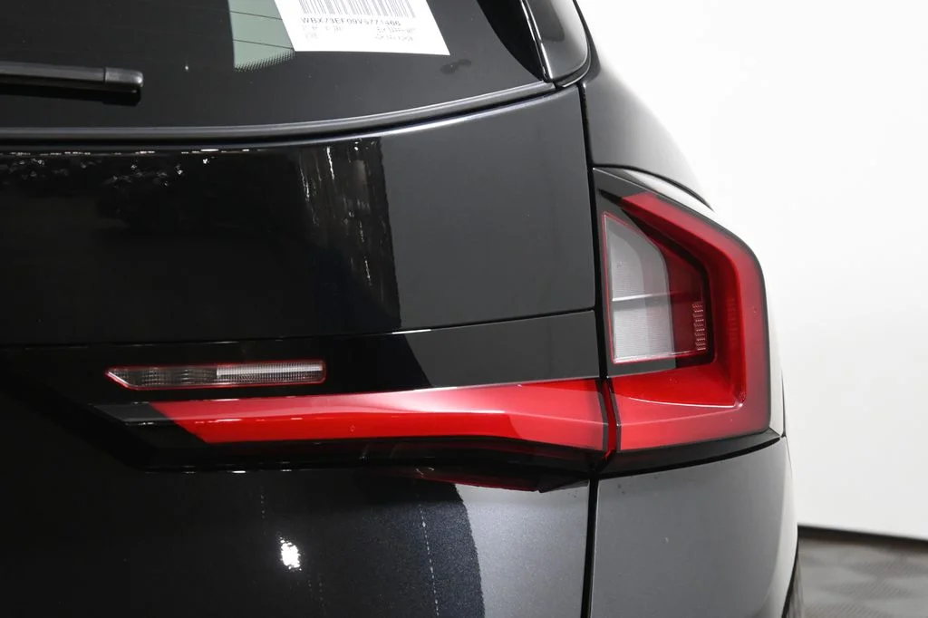 New 2027 Black BMW xDrive28i image 13