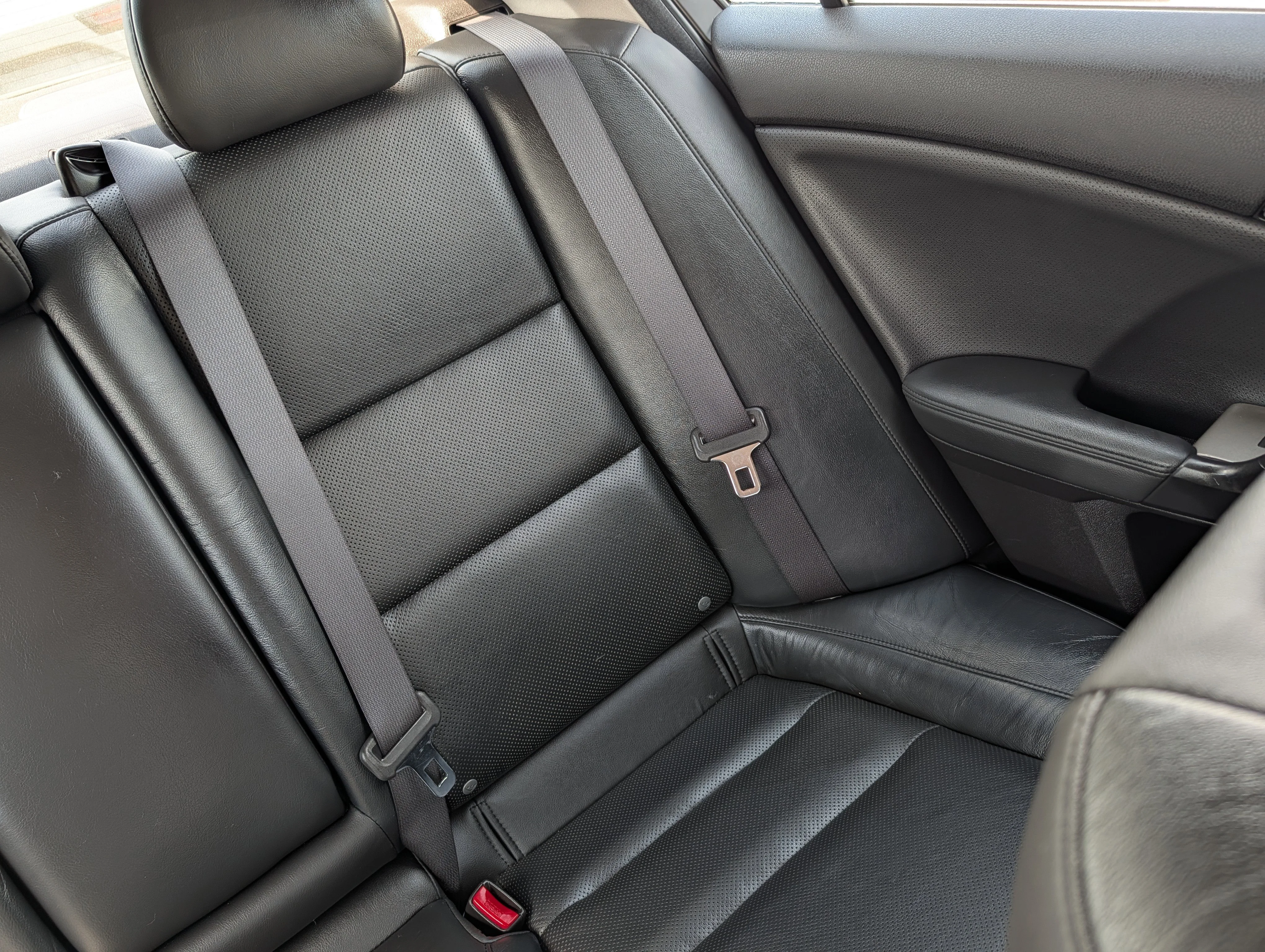 Used 2010 Palladium Metallic Acura  image 14