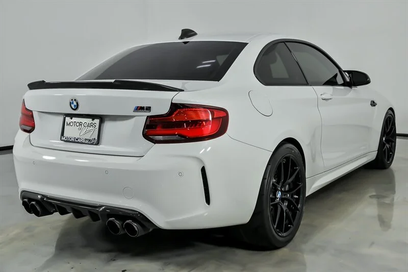 Used 2019 Alpine White BMW Competition image 11