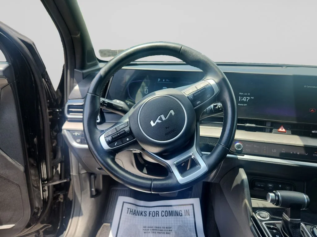 Used 2024 Black Kia X-Line image 13