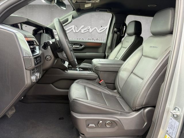 2025 GMC Yukon XL Denali - Photo 19