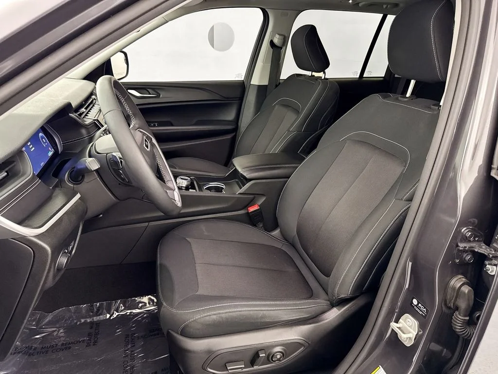 Used 2024 Gray Jeep Laredo X image 21