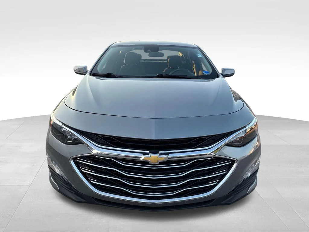 Used 2024 Gray Chevrolet LT image 9