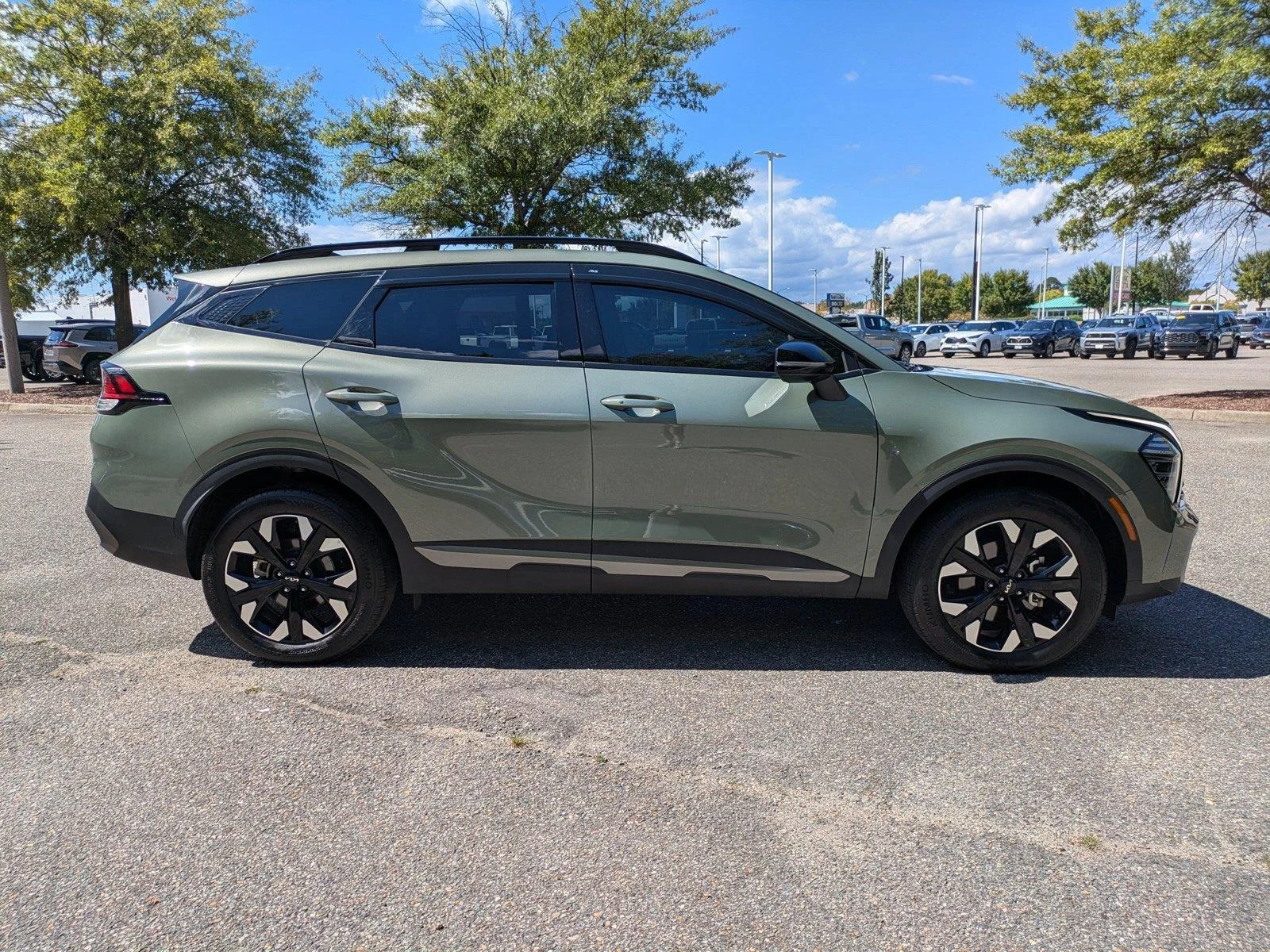 Used 2024 Jungle Green Kia X-Line image 3
