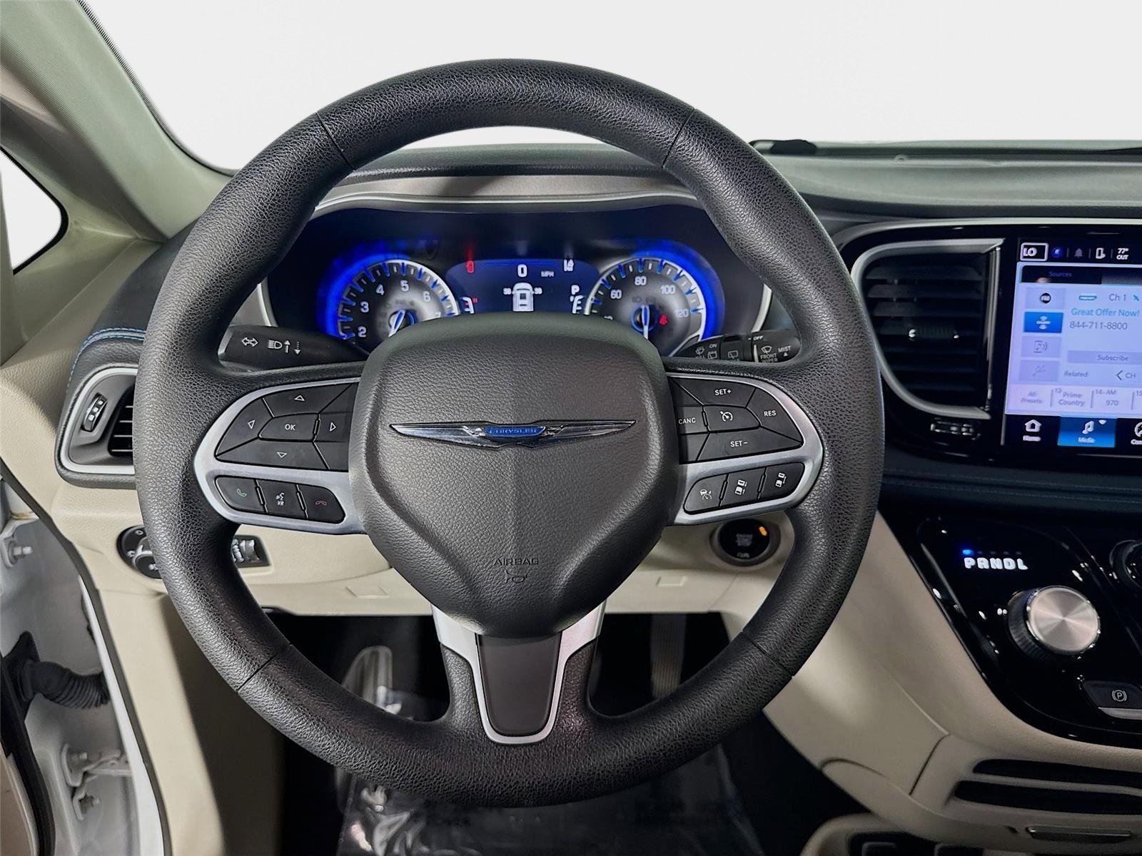 Used 2021 Bright White Clearcoat Chrysler Touring image 12