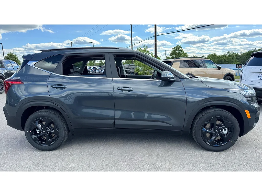 New 2026 Gry Kia EX image 3