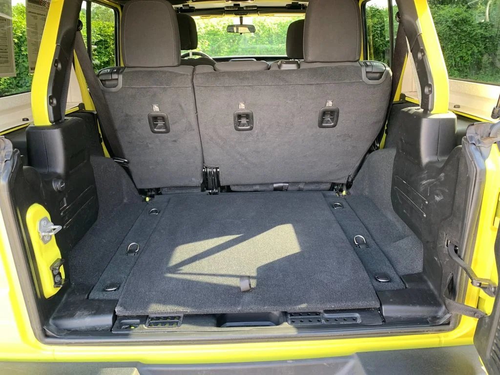 Used 2022  Jeep Unlimited Willys image 18