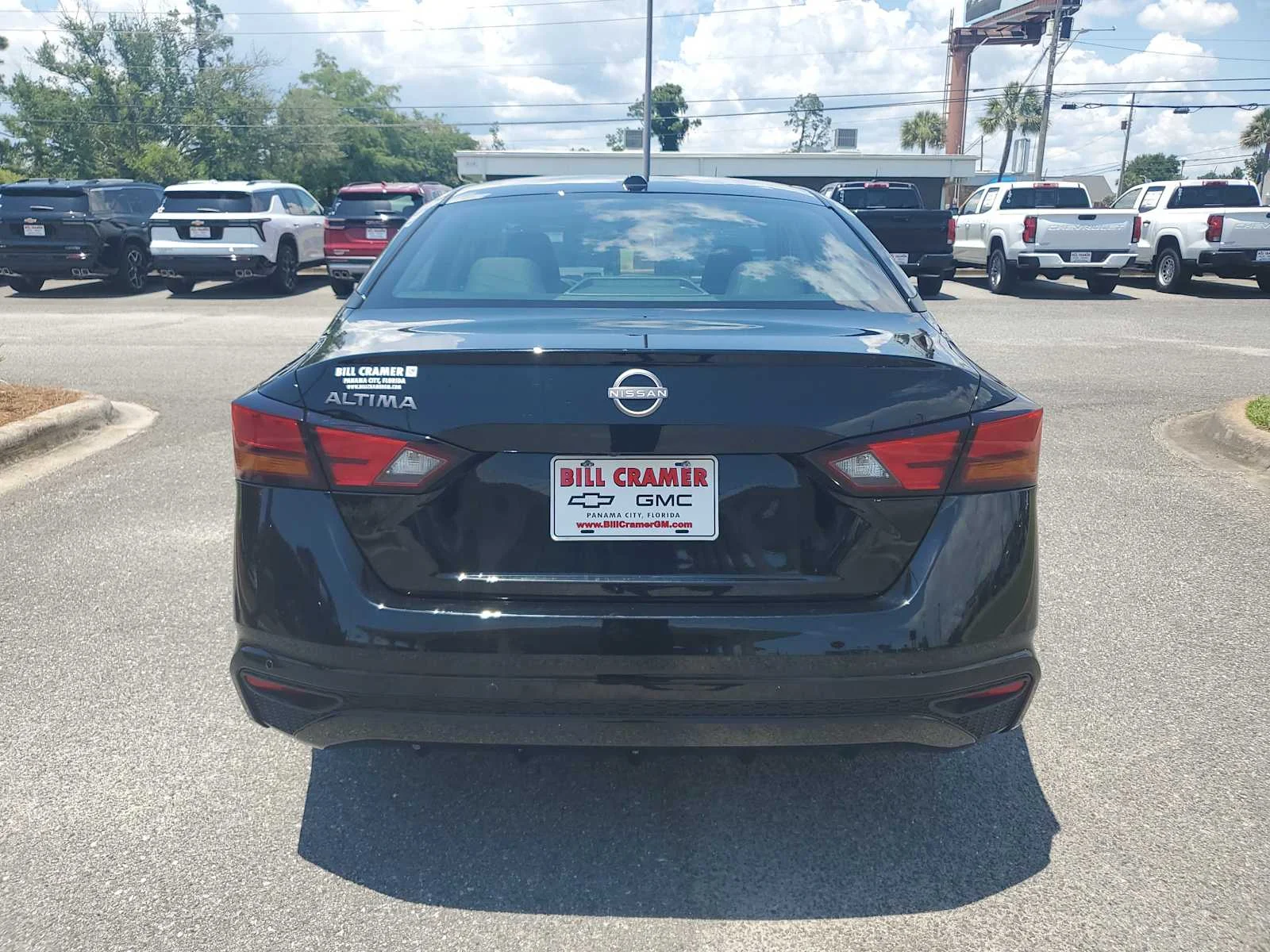 Used 2025 Black Nissan SV image 4